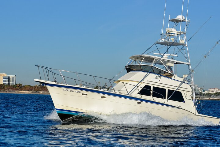 Top Shot Sportfishing Charters been in business and catching fish since 1975. The premier deep sea fishing charter in Fort Lauderdale. Join us aboard a 52' Hatteras Sportfish for your next adventure